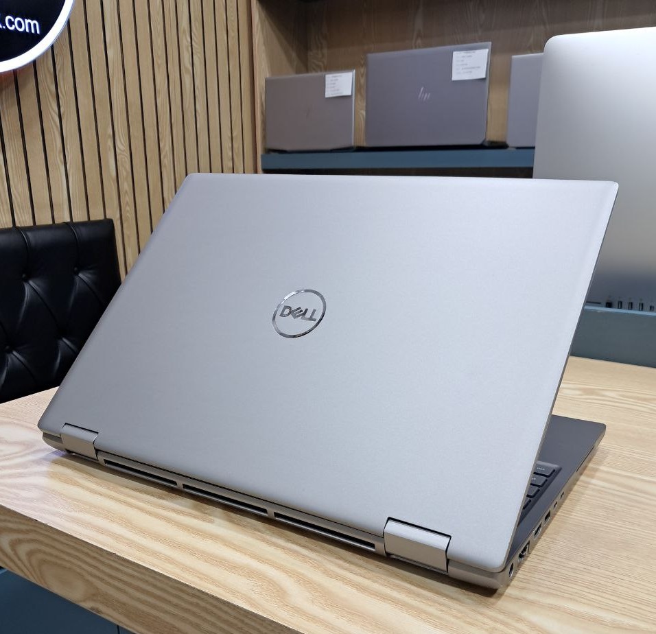 DELL Precision 7670 8GB RTX