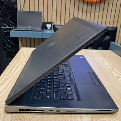 Dell Precision 7730 VGA 4GB WX 4150